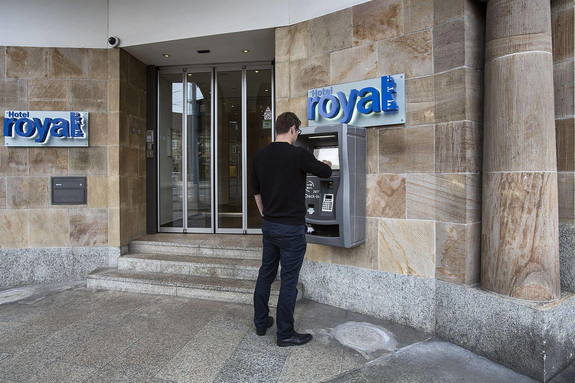Royal Hotel - Urban Living Bázel Kültér fotó